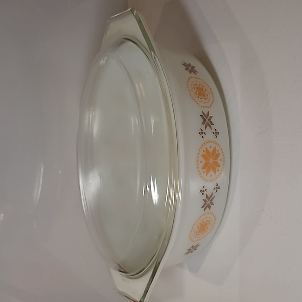Vintage  Pyrex town & country pattern Casserole dish with lid 045-2.5qt